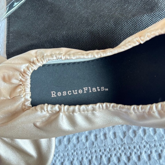 New size large rescue flats in champagne - Picture 3 of 3